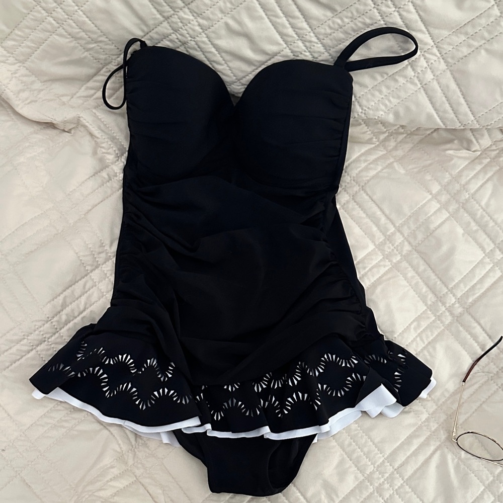 Profile by Gottex Black womens One Piece Swimsuit dress skirt size 8 black